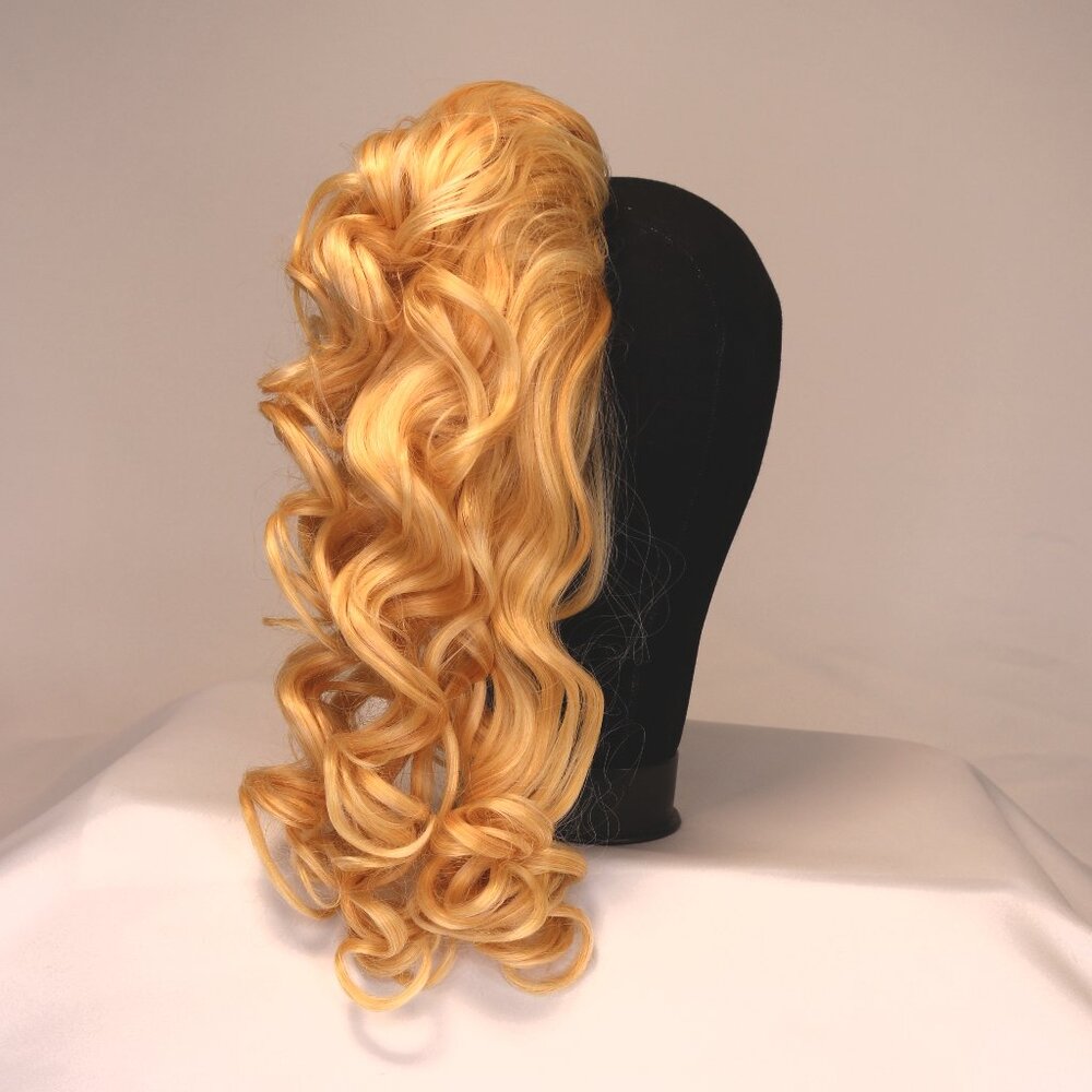 Arda Ponytail Curly Clip Wig